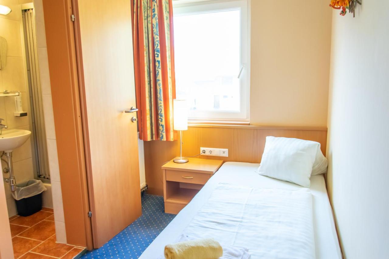 Strandhotel Burgstaller Feld am See Exterior photo